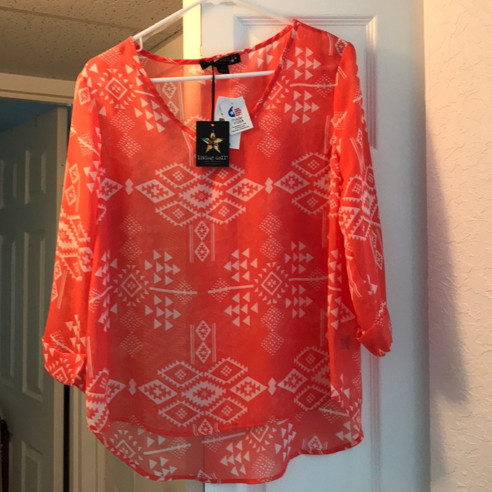 🦋Living Doll Salmon & White V Neck Size M Top - Picture 1 of 8